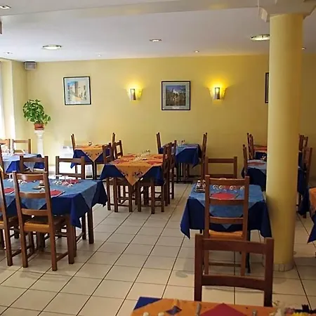 Hotel De Bordeaux 3*